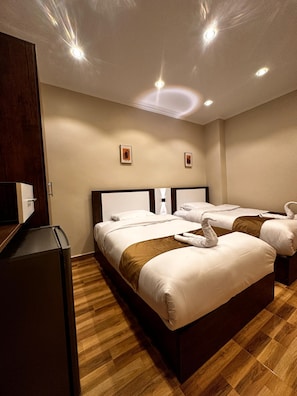 Superior Double Room | Desk, blackout curtains, iron/ironing board, free WiFi