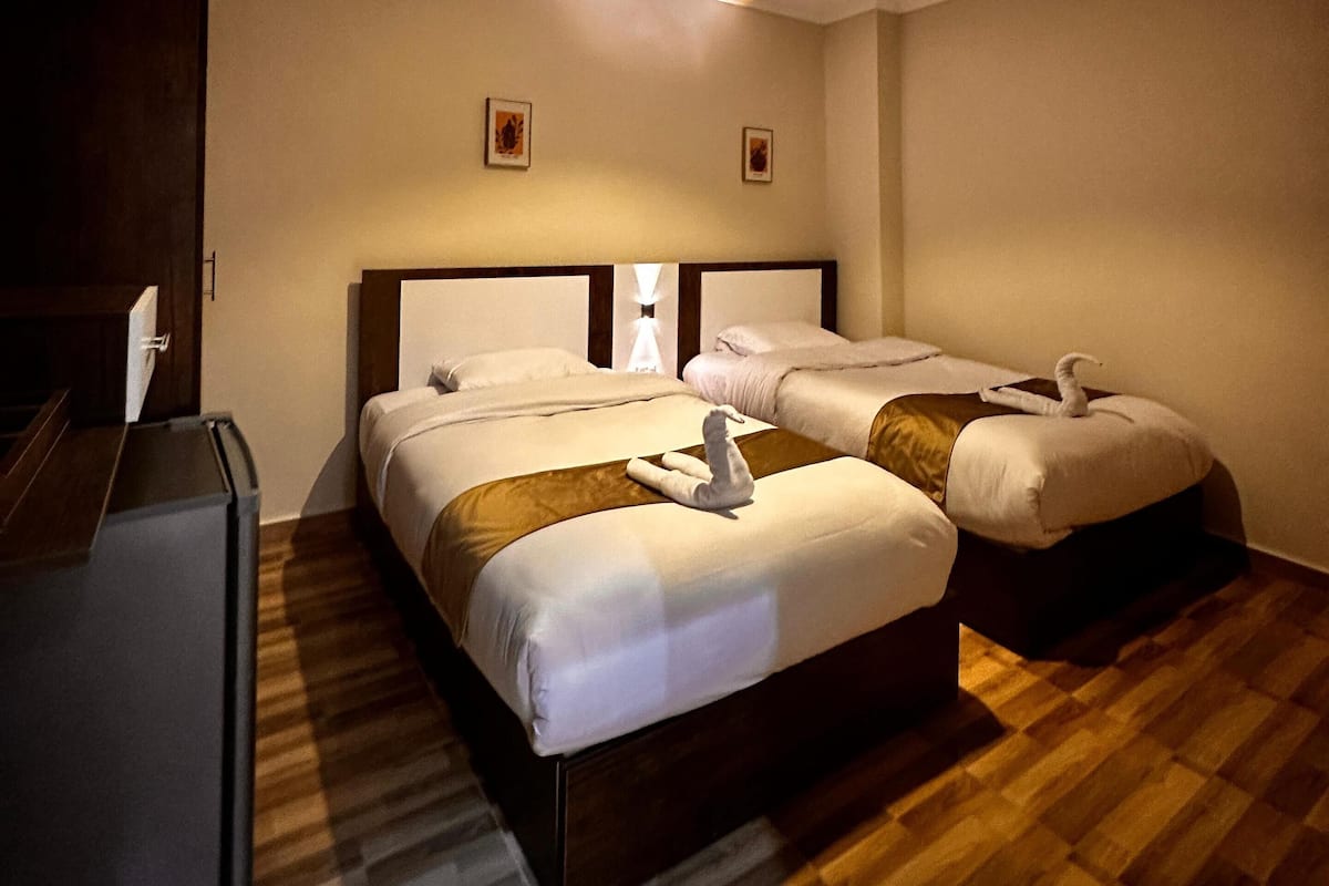 Superior Double Room | Desk, blackout curtains, iron/ironing board, free WiFi