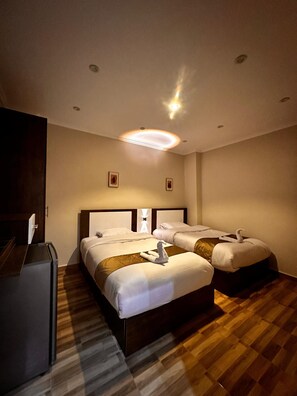 Superior Double Room | Desk, blackout curtains, iron/ironing board, free WiFi