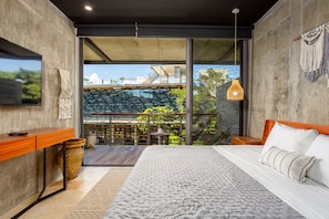 3 makuuhuonetta, työpöytä, silitysrauta/-lauta, ilmainen Wi-Fi