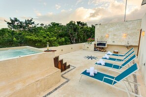 Bañera de hidromasaje exterior