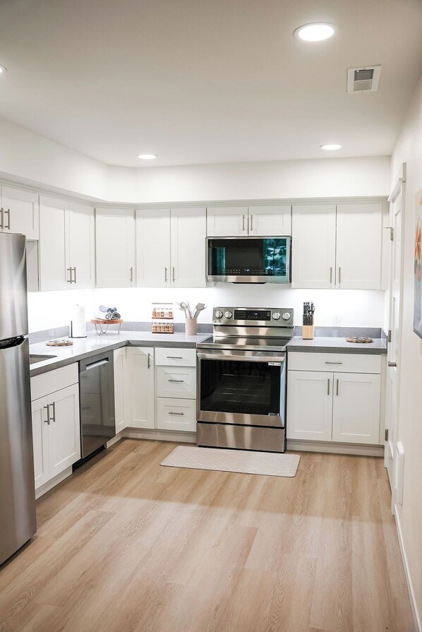 Microwave, oven, stovetop, dishwasher