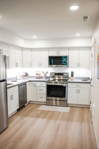 Waterfront Retreat: Firepit, Kayaks, 2 Kitchens, Game Room