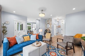 Televisor intel·ligent, llar de foc, videojocs i reproductor de DVD 