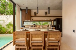 Fridge, oven, stovetop, coffee/tea maker