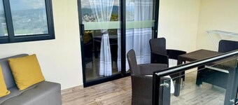 Apartment with garden view