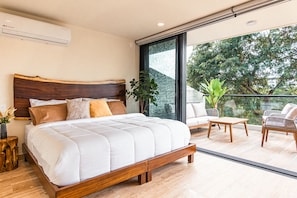 2 bedrooms, desk, iron/ironing board, Internet