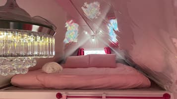 WiFi, bed sheets