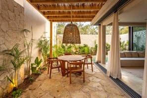 Outdoor dining