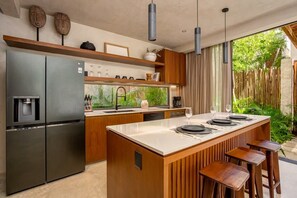 Kühlschrank, Ofen, Herdplatte, Geschirrspüler