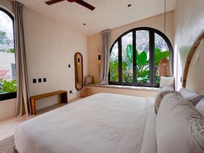 4 Schlafzimmer, Schreibtisch, Bügeleisen/Bügelbrett, kostenloses WLAN