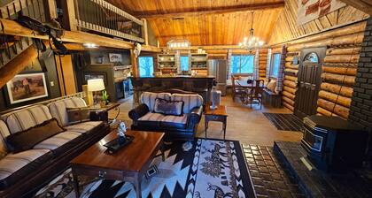 cabin in the woods with Hottub