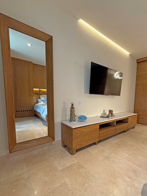 1 bedroom, in-room safe, iron/ironing board, WiFi