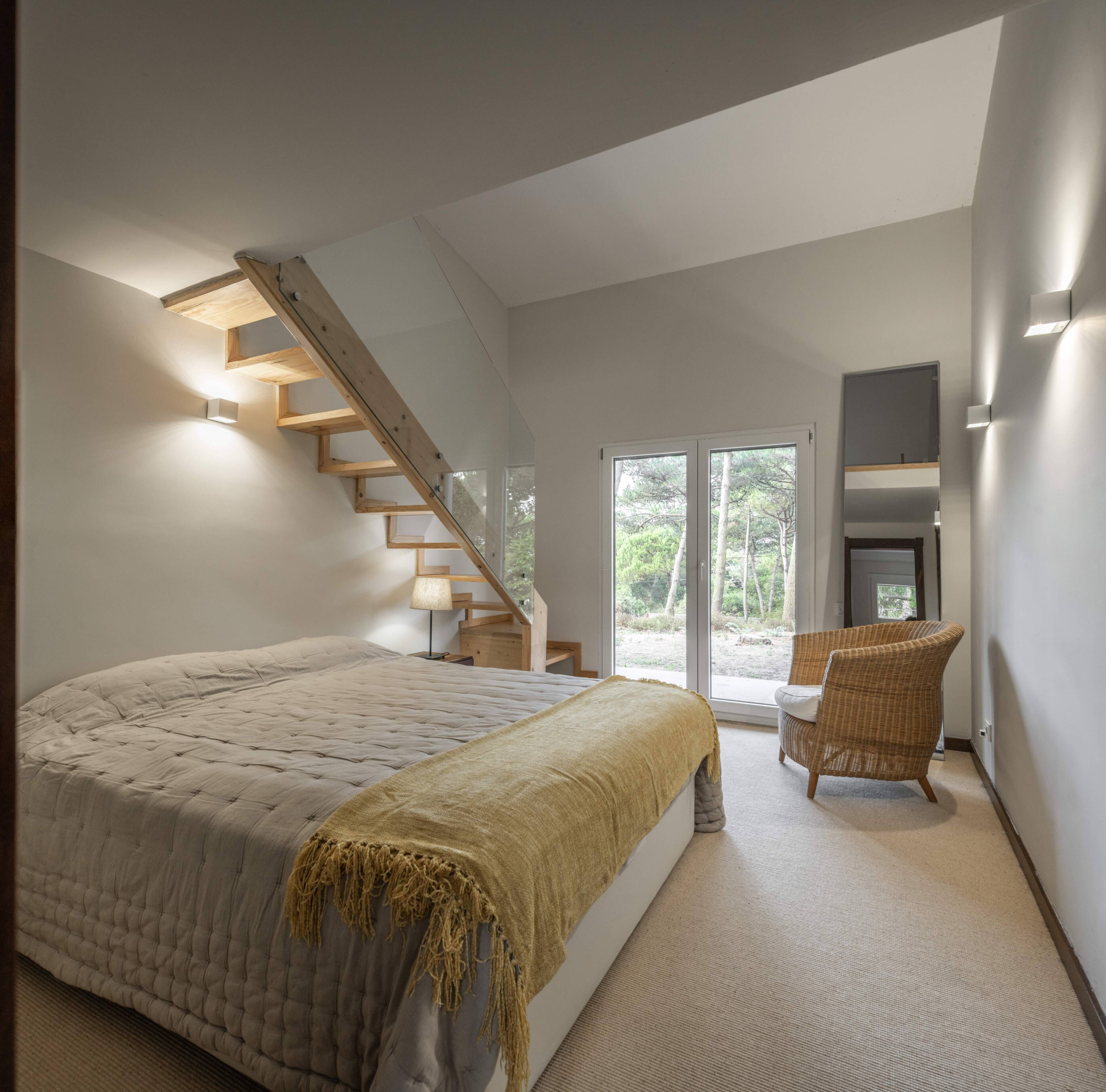 4 bedrooms, iron/ironing board, Internet, bed sheets