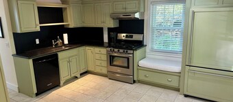 Charming 2-bedroom cottage in fabulous Manchester Village