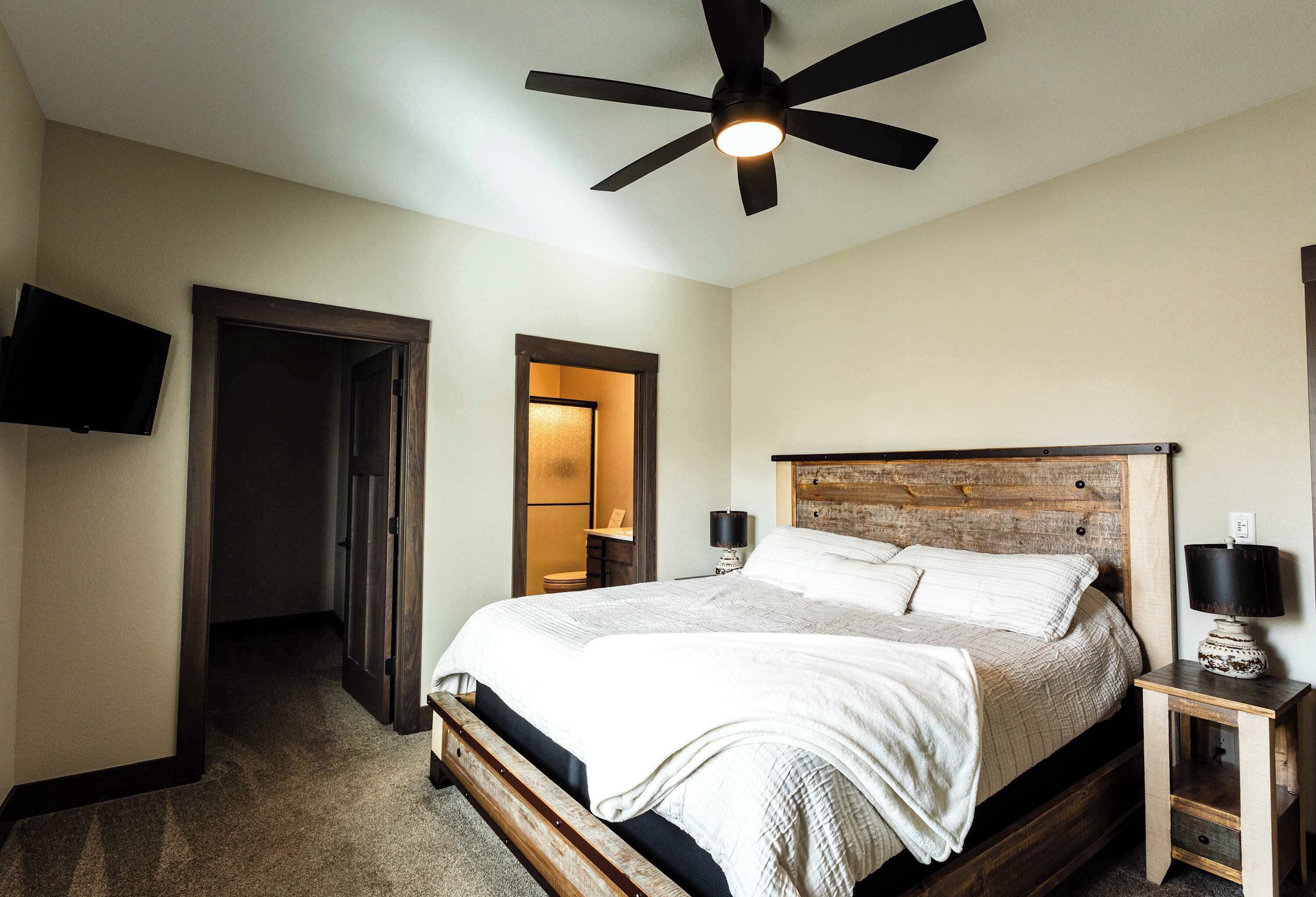 3 chambres, fer et planche à repasser, Wi-Fi gratuit, draps fournis