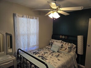 3 bedrooms, WiFi, bed sheets