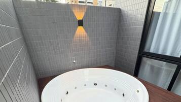 Apartemen | Bathtub spa pribadi