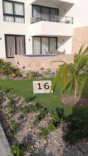 Apartamento, 2 quartos, acessível, para fumantes | Detalhe da fachada