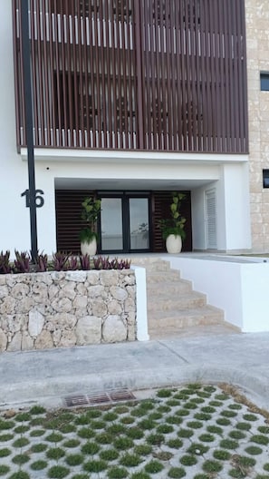 Apartamento, 2 quartos, acessível, para fumantes | Entrada da propriedade