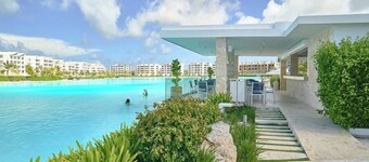 Luxury Escape Private Jacuzzi, Beach, Punta Cana Sleep 5