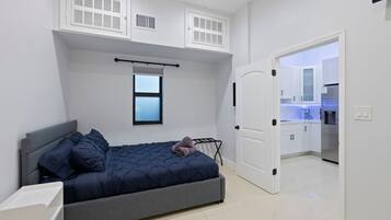 1 bedroom, desk, iron/ironing board, WiFi