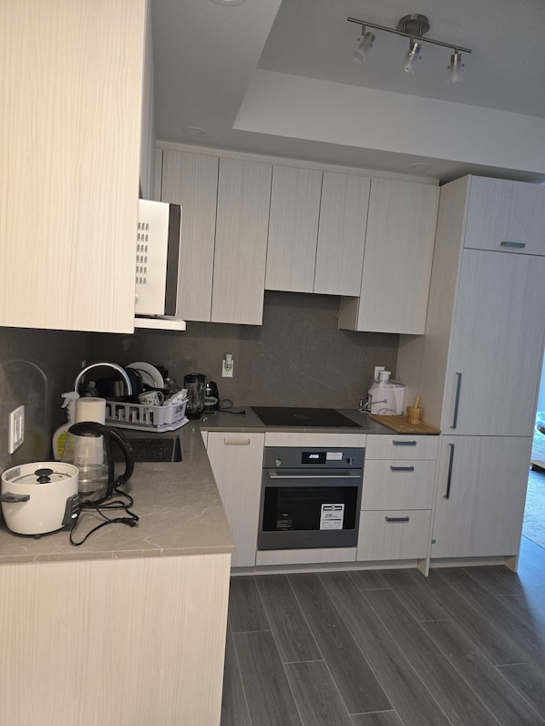 Microwave, oven, stovetop, dishwasher