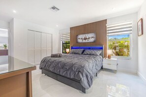 4 dormitorios, escritorio, tabla de planchar con plancha y wifi