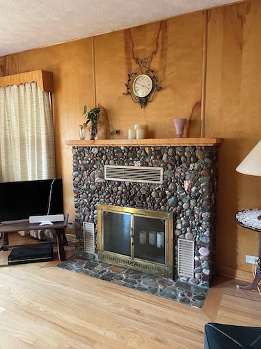 Lovely 2-bedroom house in Troy