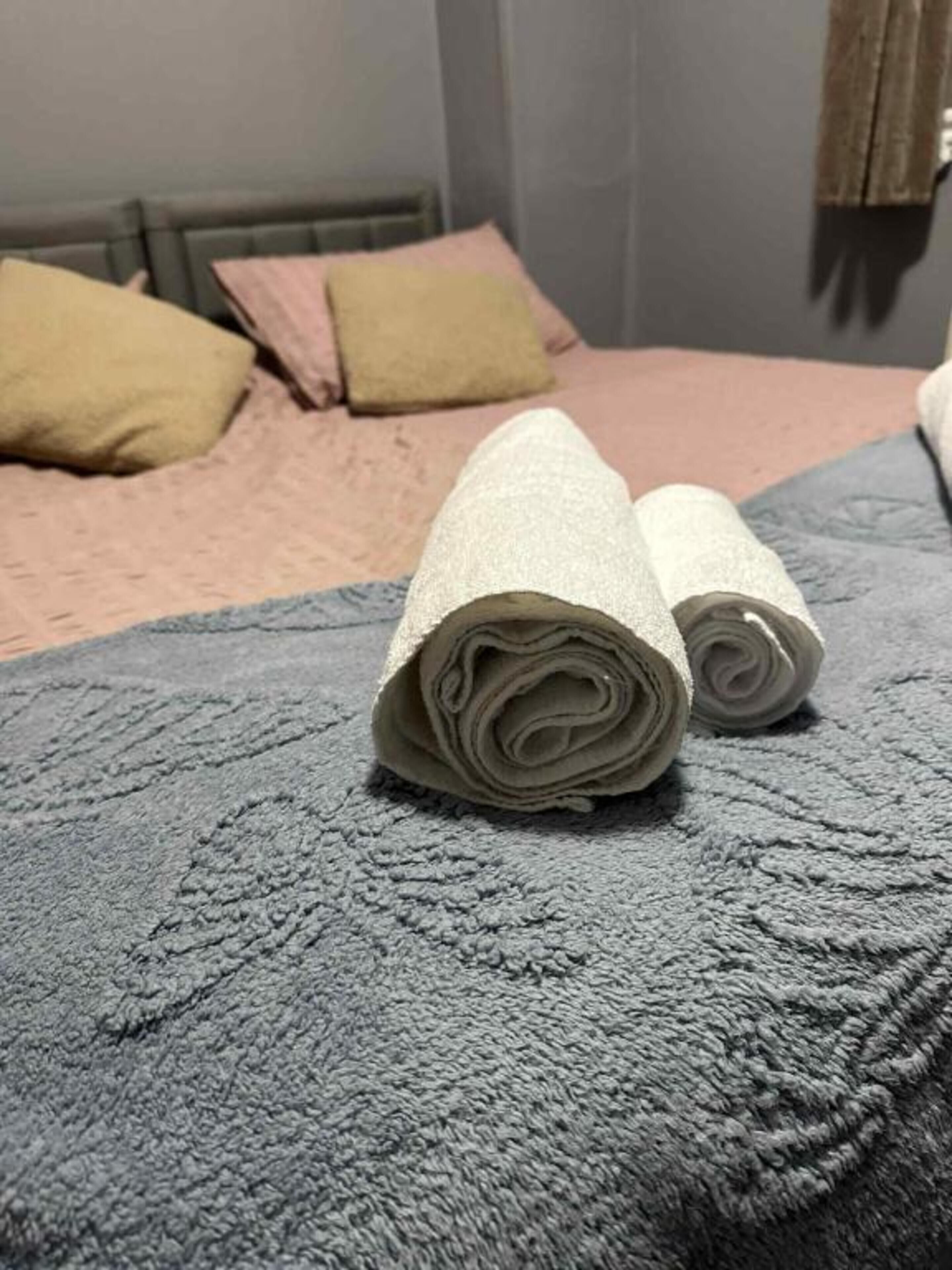 Standard Twin Room - Shared | Iron/ironing board, free WiFi, bed sheets