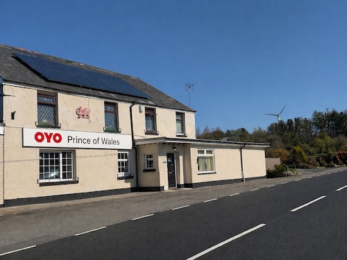 OYO Prince of Wales Country Hotel