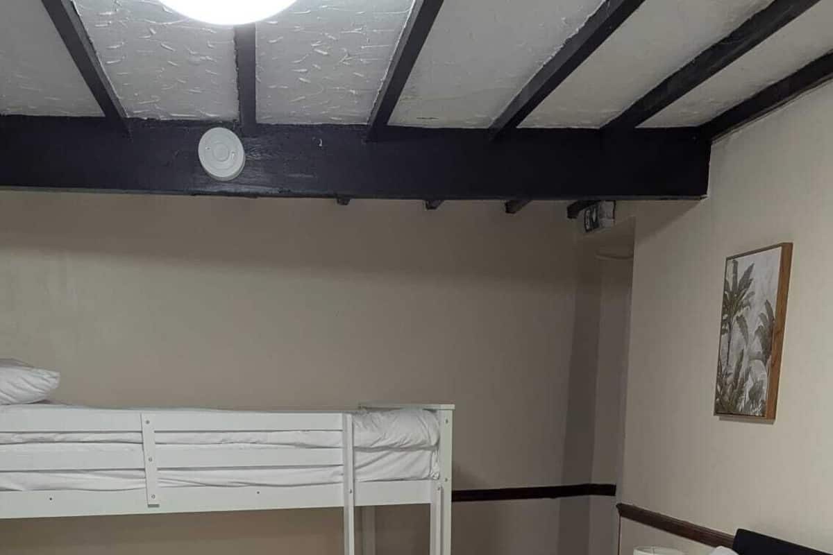 Classic Room | Iron/ironing board, free WiFi