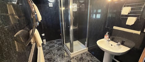 Standard family of 5 room | Bathroom