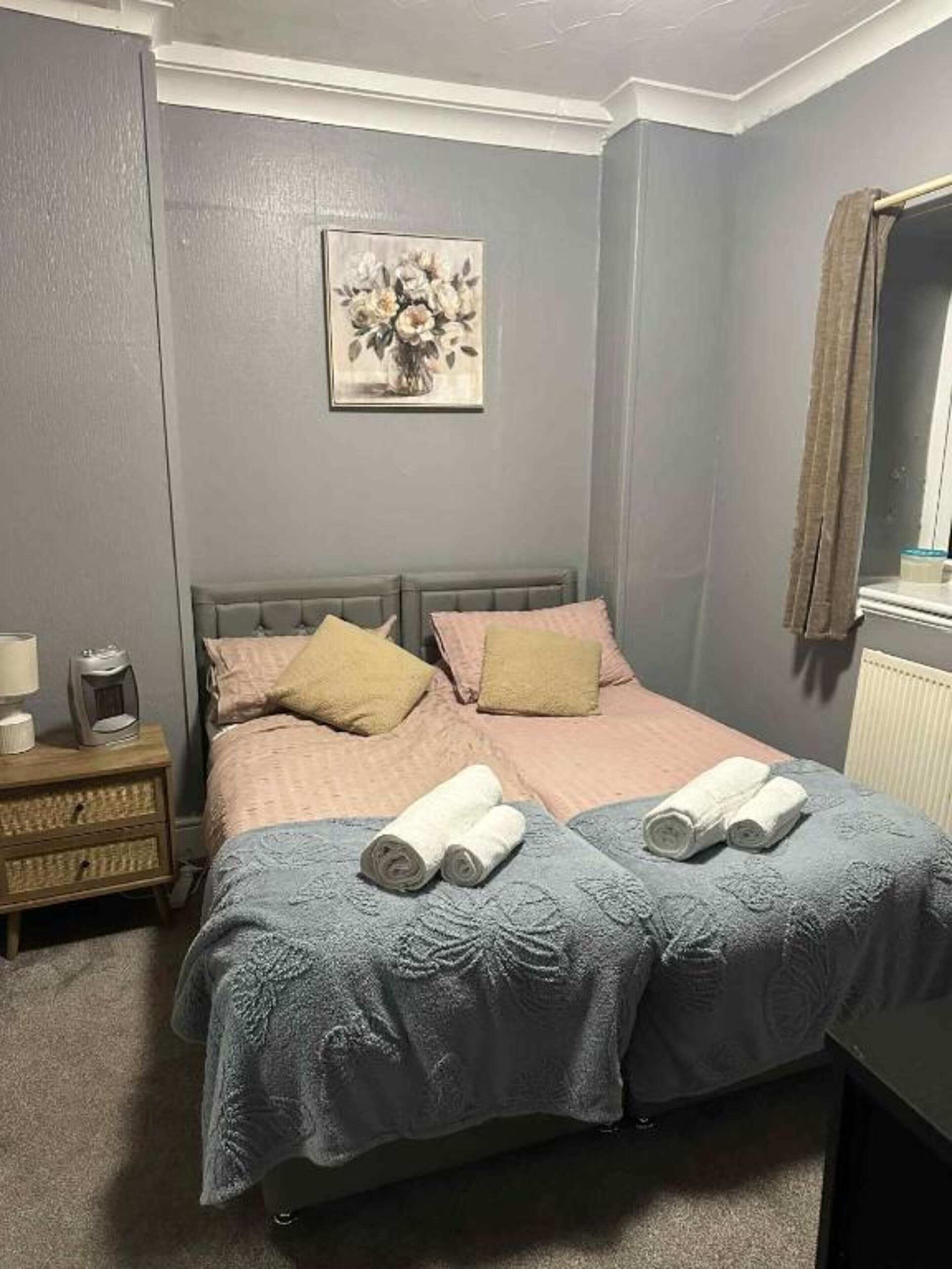 Standard Double or Twin Room | Iron/ironing board, free WiFi, bed sheets