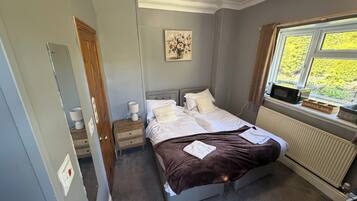 Kamar Twin Standar | Setrika/meja setrika, Wi-Fi gratis, dan seprai linen