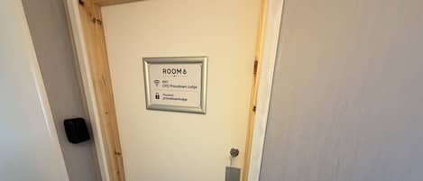 Standard Twin Room - Shared