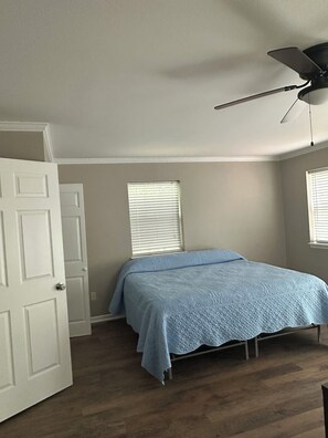 3 bedrooms, WiFi, bed sheets