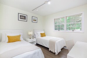 3 bedrooms, iron/ironing board, WiFi