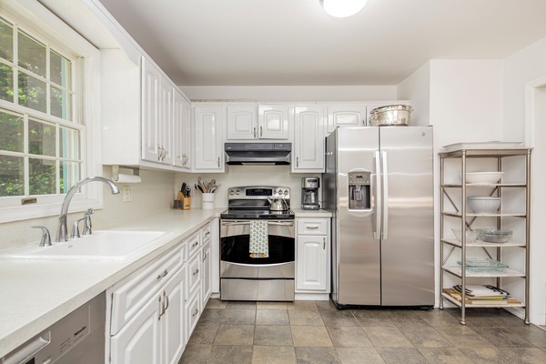 Mikrowelle, Ofen, Herdplatte, Geschirrspüler