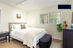 3 bedrooms, iron/ironing board, WiFi