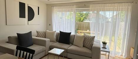 Smart TV, video games