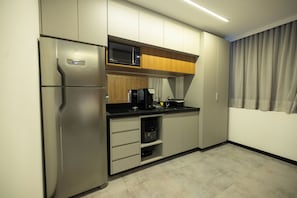 Deluxe Studio | Private kitchen | Fridge, microwave, stovetop, espresso maker