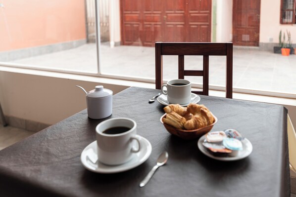 Free daily self-serve breakfast