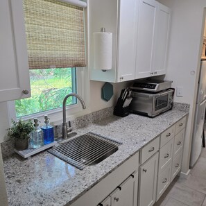 Fridge, microwave, oven, coffee/tea maker