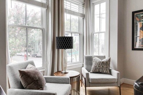 Bright & Modern 3BR | Walk to Dining and Park
