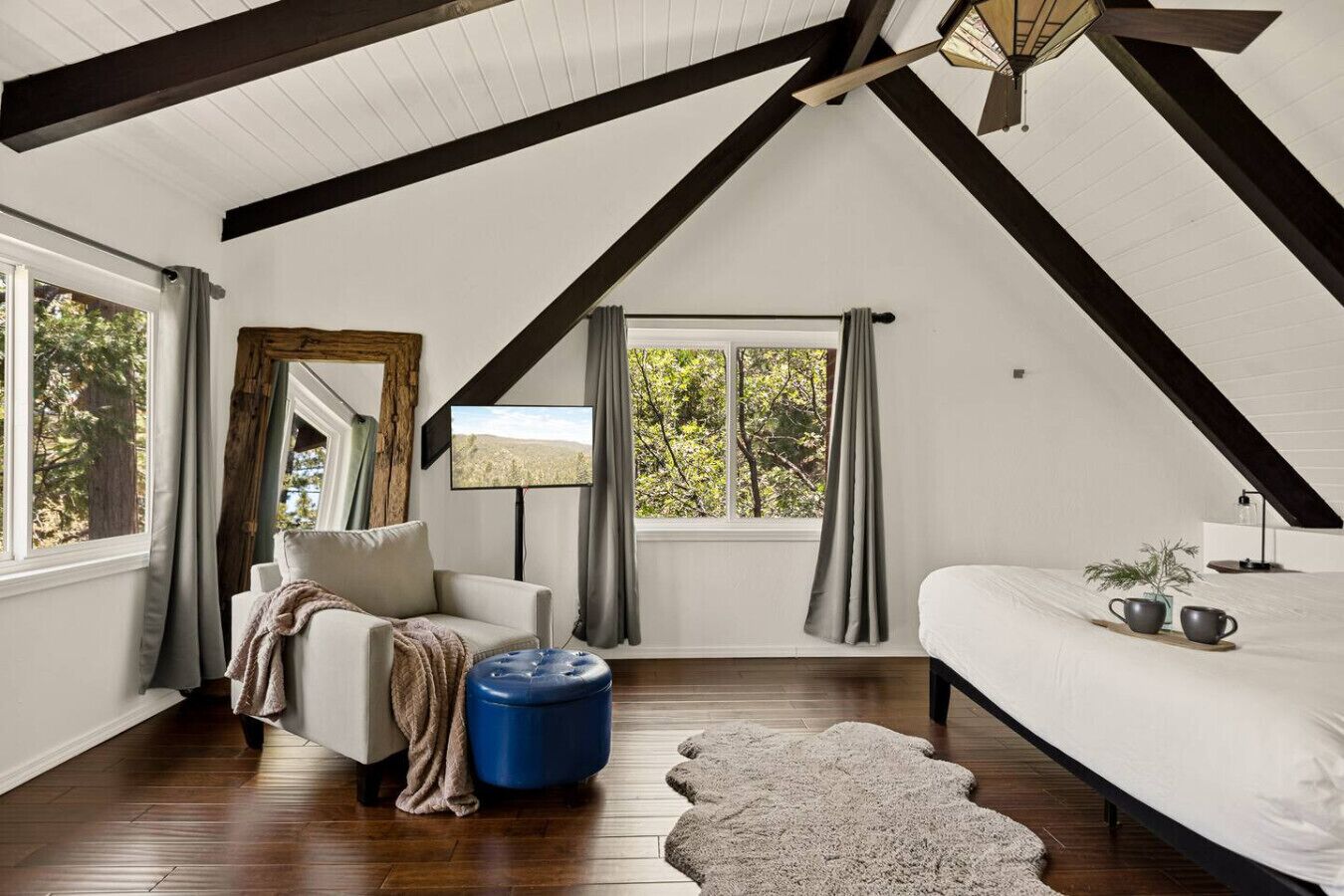 3 bedrooms, desk, travel cot, free WiFi