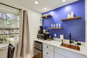 Fridge, microwave, coffee/tea maker, toaster