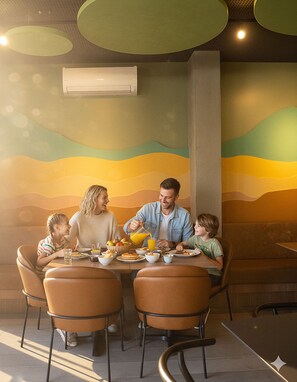 Free daily buffet breakfast