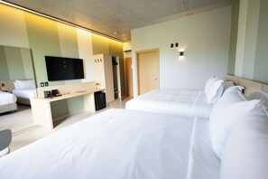 Zimmersafe, Verdunkelungsvorhänge, schallisolierte Zimmer