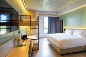 家庭房 (Luxo) | 客房内保险箱、遮光窗帘、隔音、免费 WiFi
